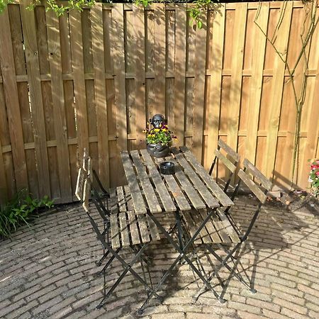 B En B Op Steendam, Tuinkamer Onder De Appelboom Экстерьер фото